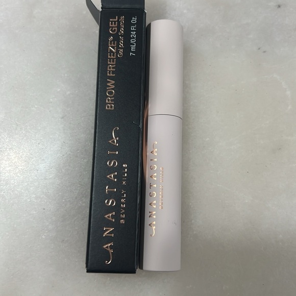 Anastasia Beverly Hills Anthropologie Brow Freeze Gel NIB - Picture 4 of 4